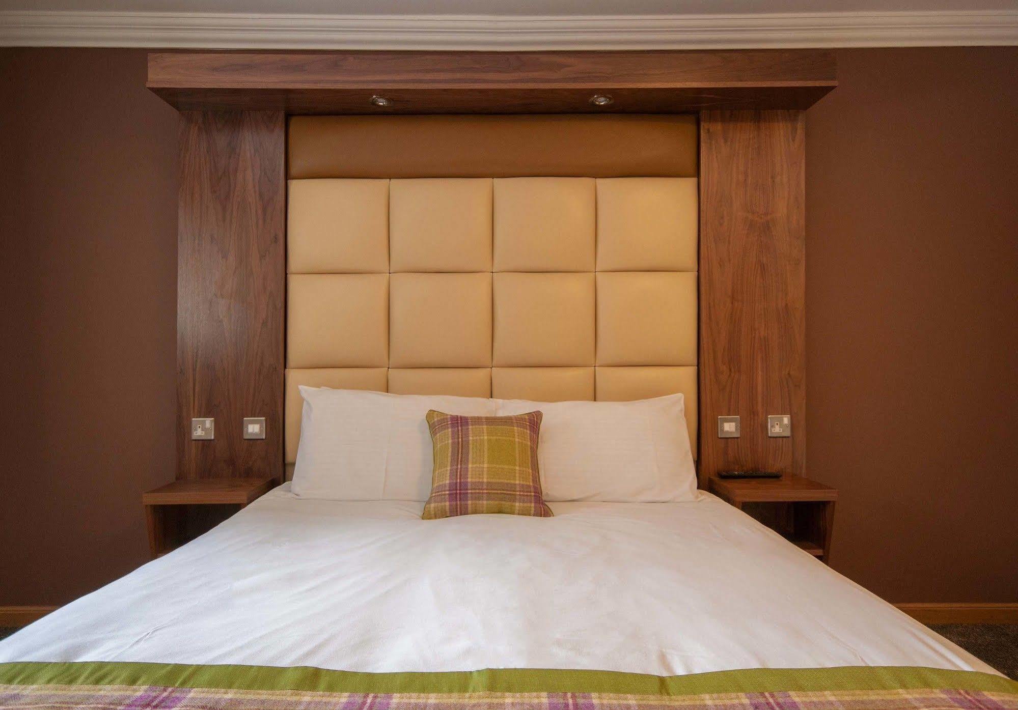 Dean Park Hotel Kirkcaldy Esterno foto
